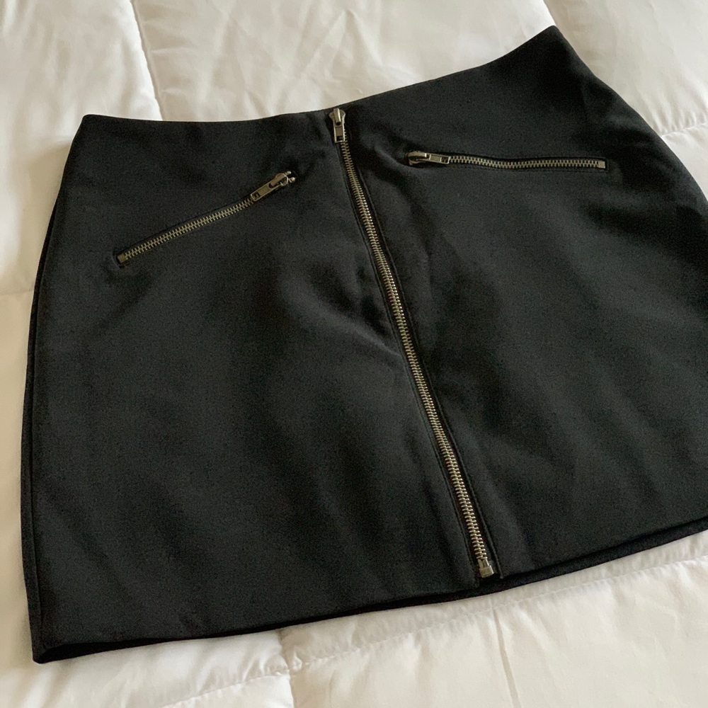Zipper front skirt
